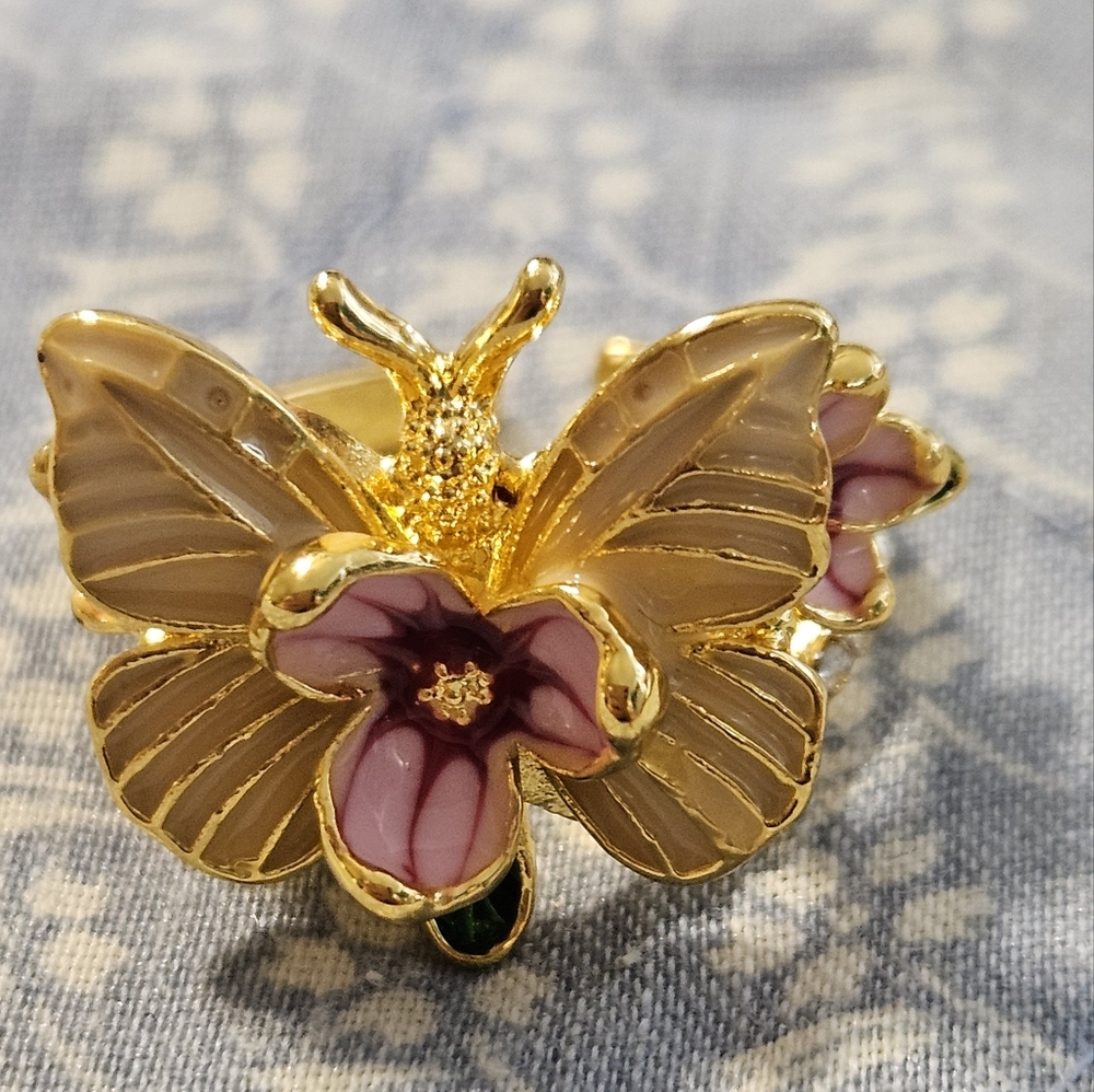 Beautiful gold tone pink Butterfly and Floral adjustable ring size 6.5 to 8